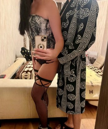 Озорная и опытная, я готова погрузить тебя в мир наслаждения и страсти 🌹💋
Мои услуги просто непревзойденны. Я могу удовлетворить все твои сокровенные желания и фантазии. От нежных ласк и массажа до разнообразных игр и экспериментов – я делаю все, чтобы принести тебе полное удовольствие. 💫🔥
Мое гибкое тело и нежный трепетный прикосновения сведут тебя с ума. Мои губы готовы удовлетворить самые изысканные вкусы. Фотографии, которые ты видишь, полностью реальны - я прекрасная и сексуальная индивидуалка, которая живет в Москве. 🌟😘
Мои клиенты всегда остаются довольными и возвращаются ко мне снова и снова. Мы с тобой окунемся в вихрь страсти и наслаждения, и я обещаю, что ты не захочешь уйти от меня! 💕🔞
Так что не медли, дорогой. Звони мне и я окажу тебе незабываемый отдых и удовольствие, которые подарят тебе Любовь и Счастье. Жду тебя в своем уютном гнездышке в Москве. 🔥💋 Вера